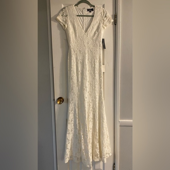 Lulus Dresses & Skirts - ✨NWT✨ White Lace Dress